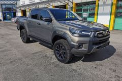 Toyota Hilux Invincible