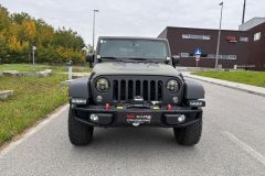 Jeep Wrangler mit Umbau und Raptor-Lackierug in Grün