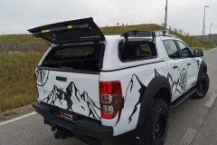 Aeroklas Hardtop in Wagenfarbe mit Ausstellfenster