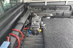 Seilwindenhalterung im Laderaum Ford Ranger